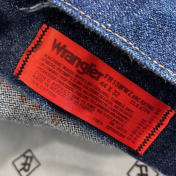 Wrangler Flame Resistant Jeans Size 44 - Picture 7 of 9